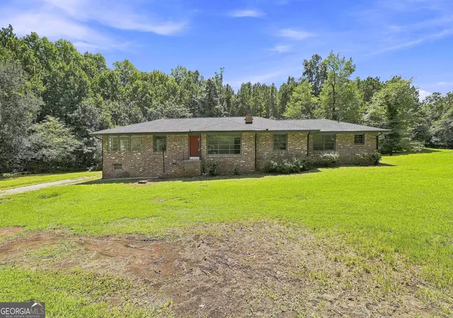1st image of 490 Mehaffey Dr, Fairburn, GA 30213 | MLS# 10825937