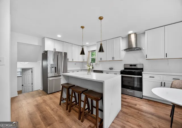 3rd image of 1392 Willow Trl Sw, Atlanta, GA 30311 | MLS# 10783470