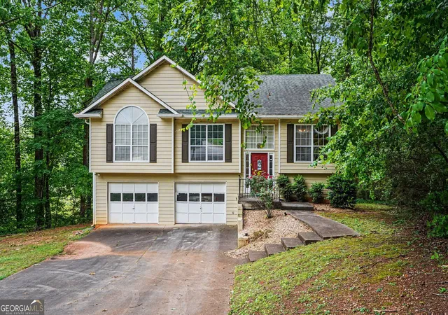 Photo 1 of Single family home for sale at 130 Bobolink Dr, Stockbridge, GA 30281 | MLS# 10761875 | Listing updated on 2026-09-16