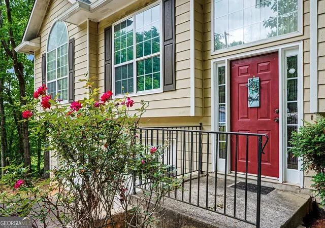 Photo 3 of Single family home for sale at 130 Bobolink Dr, Stockbridge, GA 30281 | MLS# 10761875 | Listing updated on 2026-09-16