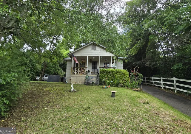 Photo 4 of Single family home for sale at 163 Swint Ave SE, Milledgeville, GA 31061 | MLS# 10771244 | Listing updated on 2026-10-23