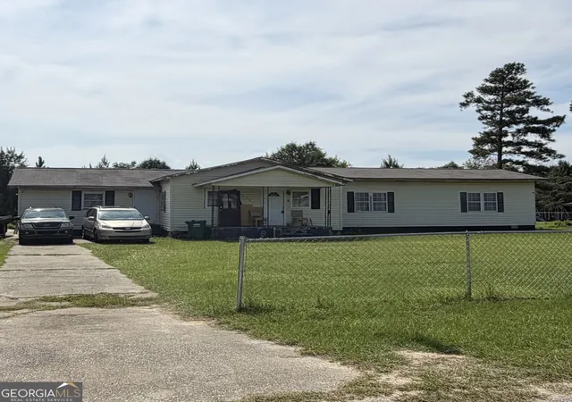 Photo 1 of Single family home for sale at 2001 Clover Dale Cir, Cordele, GA 31015 | MLS# 10804041 | Listing updated on 2026-10-28