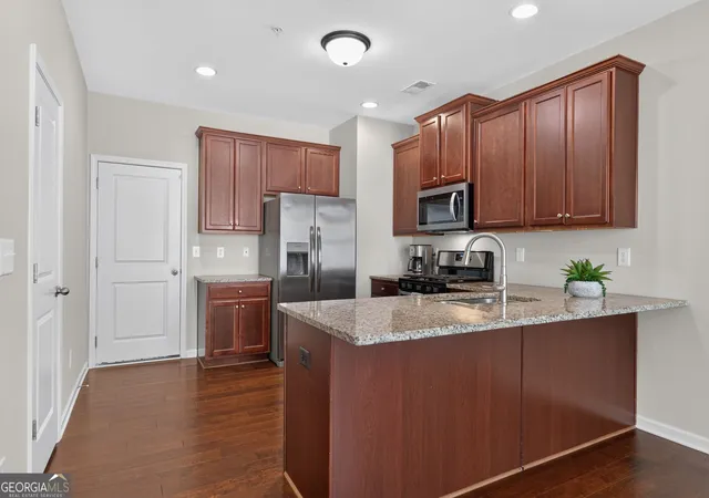 Photo 4 of Townhouse for sale at 3383 Castleberry Village Cir #150, Cumming, GA 30040 | MLS# 10824390 | Listing updated on 2026-09-28