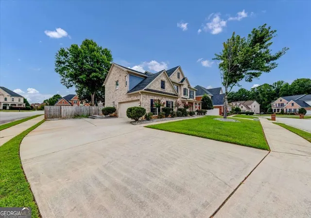 Photo 2 of Sale Pending at 3139 Abbey Dr Sw, Atlanta, GA 30331 | MLS# 10826519 | Listing updated on 2026-08-31