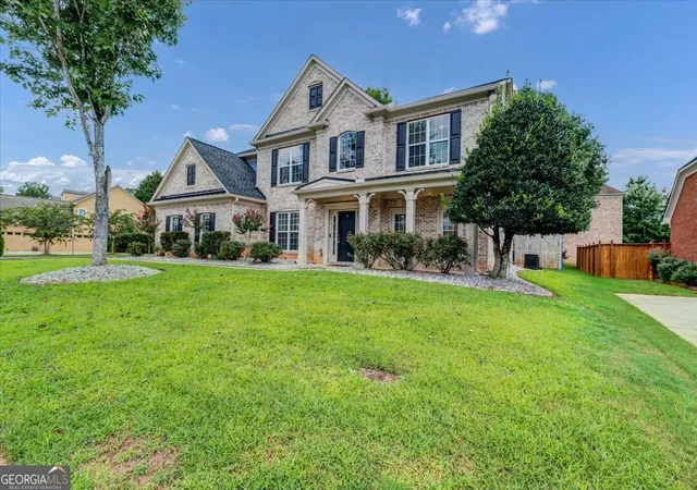 Photo 3 of Sale Pending at 3139 Abbey Dr Sw, Atlanta, GA 30331 | MLS# 10826519 | Listing updated on 2026-08-31
