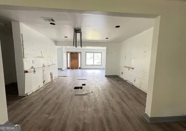 Photo 3 of Sale Pending at 3674 Saturn Dr Nw, Atlanta, GA 30331 | MLS# 10588480 | Listing updated on 2026-08-21
