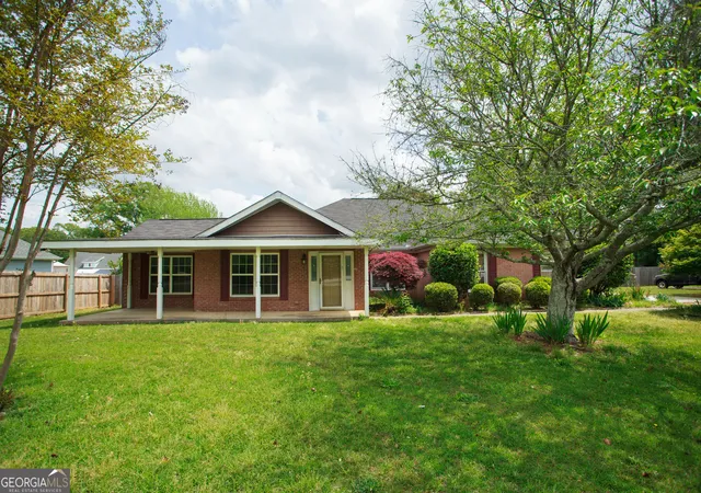 Photo 4 of Single family home for sale at 201 Willowgate Dr, Bonaire, GA 31005 | MLS# 10810608 | Listing updated on 2026-09-25