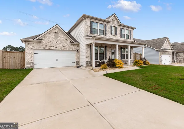 Photo 4 of Sale Pending at 300 Davids Pl Dr, Warner Robins, GA 31088 | MLS# 10830446 | Listing updated on 2026-09-17