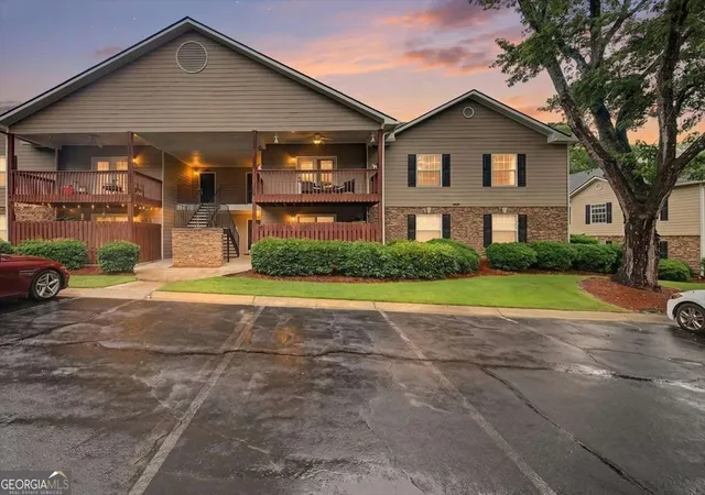 1st image of 604 Brighton Pt, Sandy Springs, GA 30328 | MLS# 10789271