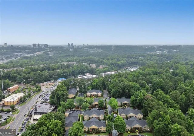 Listing Photo 2 - Condo for sale in building located at 604 Brighton Pt, Sandy Springs, GA 30328 - Unit #