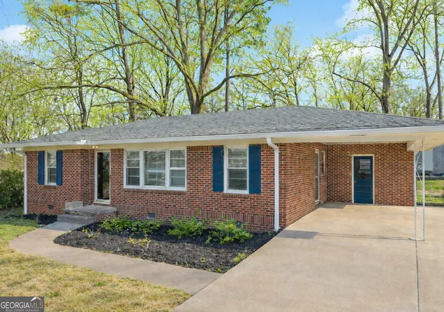 Homes for sale in Toccoa, GA | 93 Hickory Cir, Toccoa, GA 30577 | MLS# 10796244