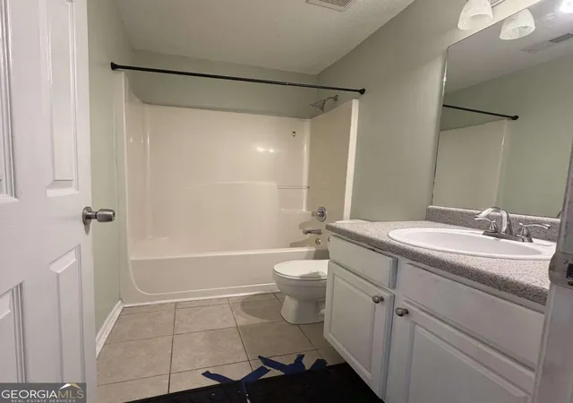 2nd image of 204 Gallant Ln SE, Mableton, GA 30126
