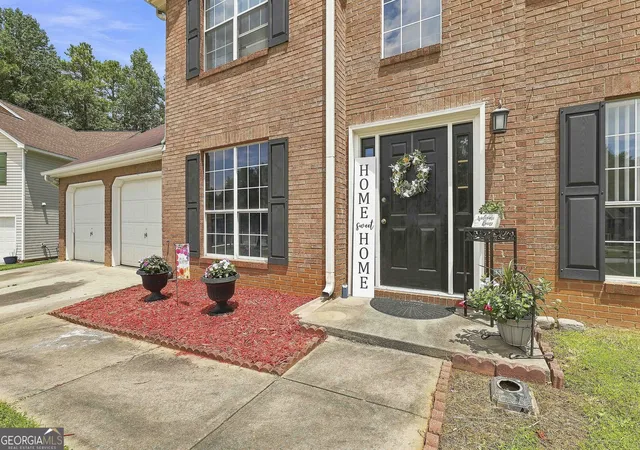 Photo 3 of Single family home for sale at 12198 Crestwood Ct, Fayetteville, GA 30215 | MLS# 10821782 | Listing updated on 2026-08-21