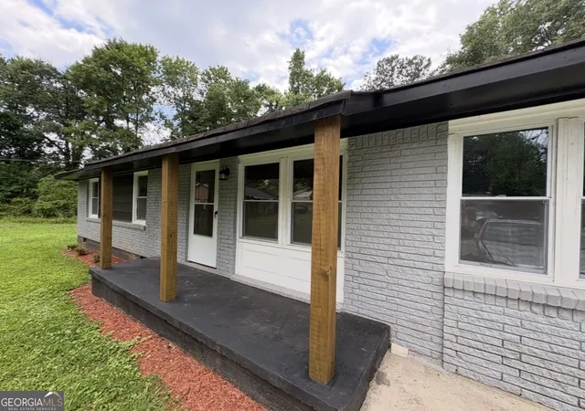 Photo 2 of Single family home for sale at 285 Queen Helen Ln, Jonesboro, GA 30236 | MLS# 10819145 | Listing updated on 2026-10-08