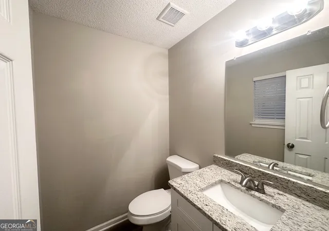 Photo 3 of Single family home for sale at 2940 Highland Hill Pkwy, Douglasville, GA 30135 | MLS# 10492952 | Listing updated on 2026-10-03