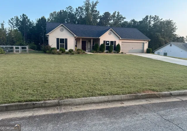 3rd image of 768 Stag Run Dr, Mansfield, GA 30055 | MLS# 10810210