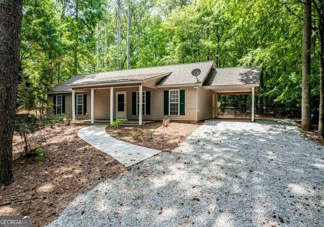 Photo 2 of Single family home for sale at 372 E Riverbend Dr, Eatonton, GA 31024 | MLS# 10807052 | Listing updated on 2026-09-09