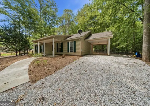 Photo 3 of Single family home for sale at 372 E Riverbend Dr, Eatonton, GA 31024 | MLS# 10807052 | Listing updated on 2026-09-09