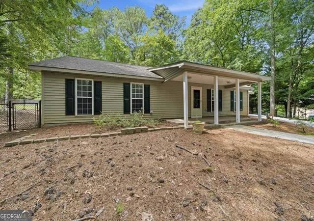 Photo 3 of Single family home for sale at 372 E Riverbend Dr, Eatonton, GA 31024 | MLS# 10807052 | Listing updated on 2026-09-09