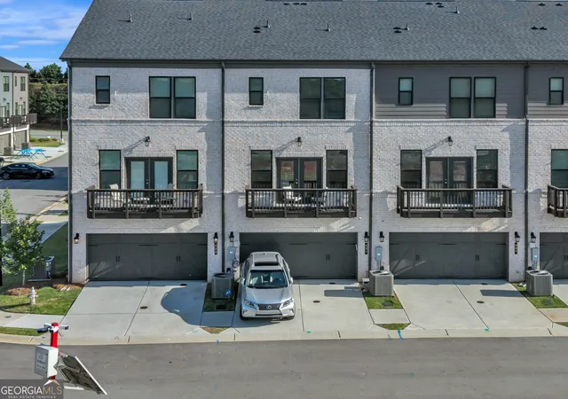 Photo 3 of Townhouse for sale at 437 Breccia Run, Mcdonough, GA 30253 | MLS# 10810590 | Listing updated on 2026-09-17