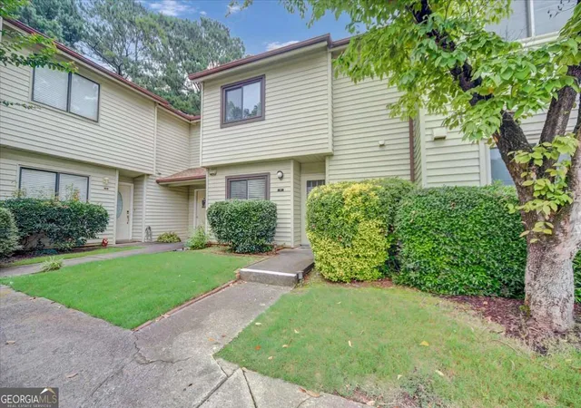 Photo 3 of Townhouse for sale at 1182 Country Ct, Lawrenceville, GA 30044 | MLS# 10816254 | Listing updated on 2026-09-14