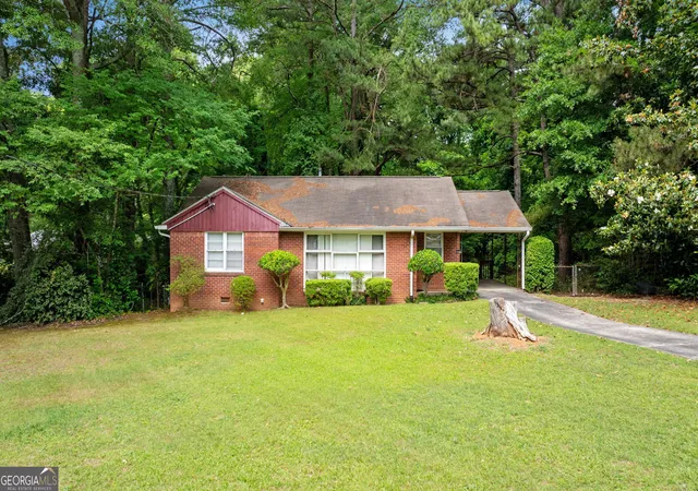Photo 2 of Sale Pending at 124 Charles Ave Se, Marietta, GA 30067 | MLS# 10768211 | Listing updated on 2026-08-27