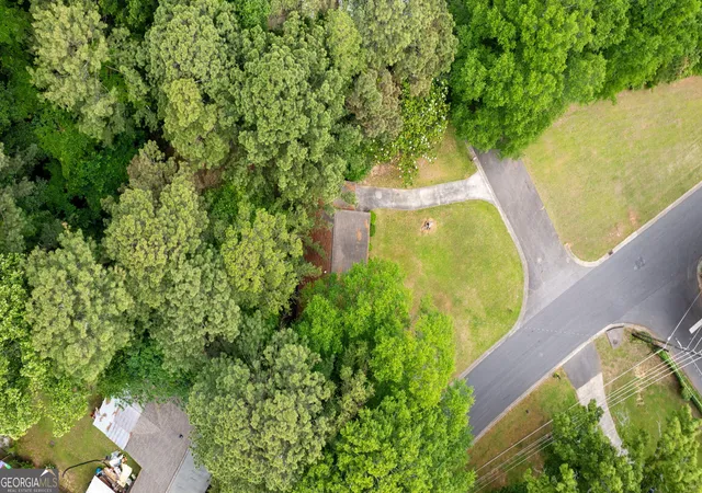 Photo 3 of Sale Pending at 124 Charles Ave Se, Marietta, GA 30067 | MLS# 10768211 | Listing updated on 2026-08-27