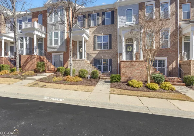 Photo 4 of Townhouse for sale at 2165 Weldonberry Dr NE, Brookhaven, GA 30319 | MLS# 10813129 | Listing updated on 2026-10-07