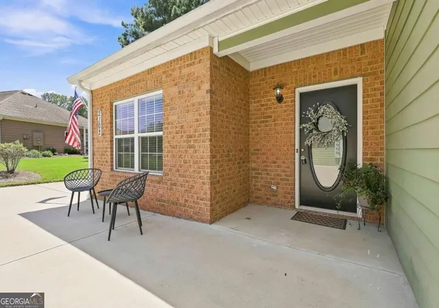 Photo 3 of Condo for sale at 2102 Commonwealth Cir, Newnan, GA 30263 | MLS# 10829797 | Listing updated on 2026-09-03