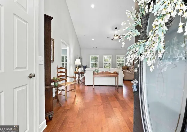 Listing Photo 4 - Condo for sale in building located at 2102 Commonwealth Cir, Newnan, GA 30263