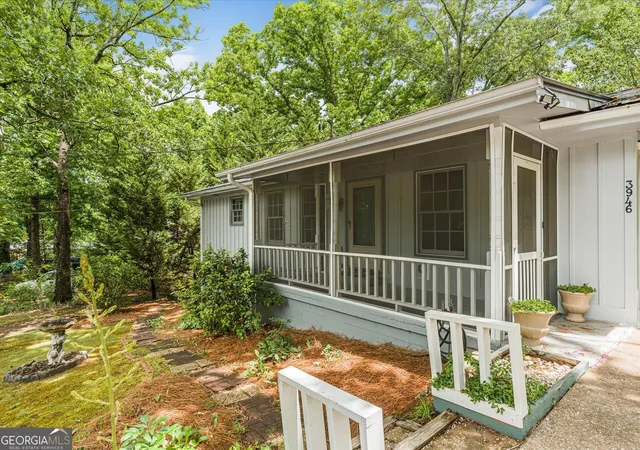 Photo 2 of Single family home for sale at 3946 Fraser Cir, Gainesville, GA 30506 | MLS# 10740862 | Listing updated on 2026-09-03
