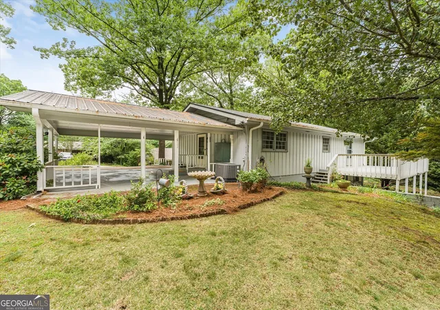 Photo 4 of Single family home for sale at 3946 Fraser Cir, Gainesville, GA 30506 | MLS# 10740862 | Listing updated on 2026-09-03