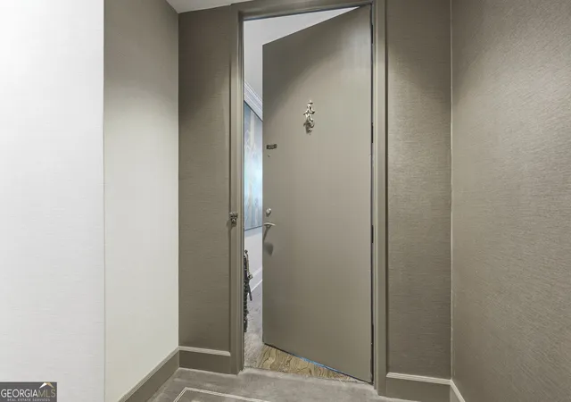 Listing Photo 2 - Condo for sale in building located at 2575 Peachtree Rd NE 2e, Atlanta, GA 30305 - Unit #2E