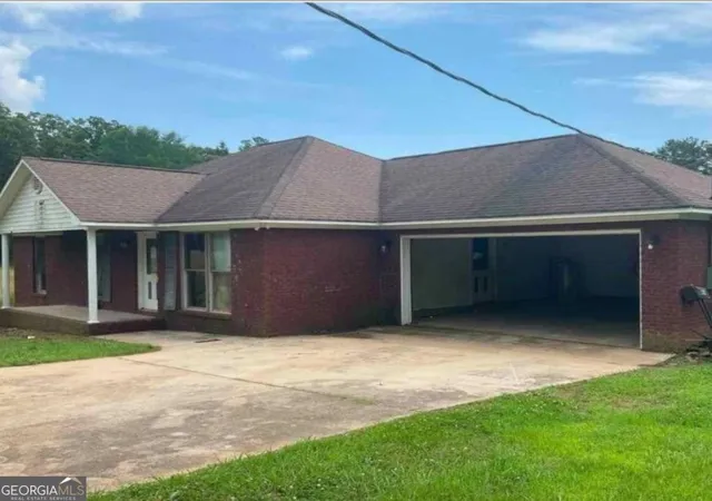 Photo 2 of Single family home for sale at 247 Newton Road, Hartselle, AL 35640 | MLS# 10835188 | Listing updated on 2026-08-31