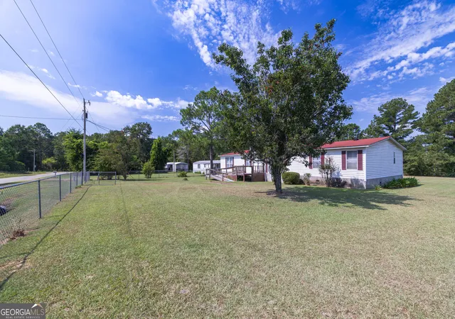 Photo 2 of Single family home for sale at 294 Pebble Hl Cir, Sylvester, GA 31791 | MLS# 10828263 | Listing updated on 2026-08-19