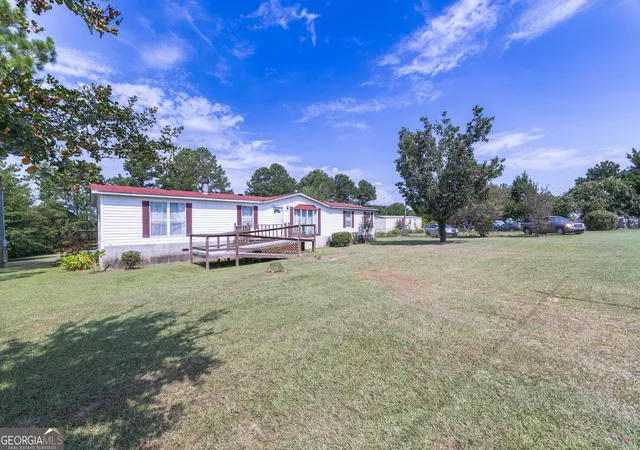 Photo 3 of Single family home for sale at 294 Pebble Hl Cir, Sylvester, GA 31791 | MLS# 10828263 | Listing updated on 2026-08-19