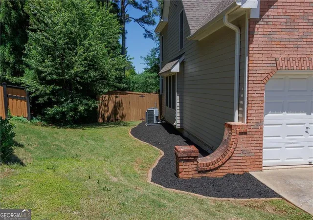 Photo 2 of Single family home for sale at 2102 Kendall Close Nw, Acworth, GA 30102 | MLS# 10791088 | Listing updated on 2026-10-01