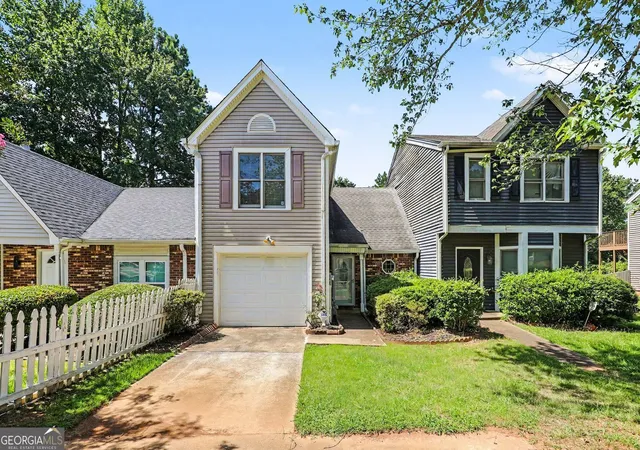 Photo 1 of Townhouse for sale at 384 Lakeridge Ct, Riverdale, GA 30274 | MLS# 10829993 | Listing updated on 2026-09-03