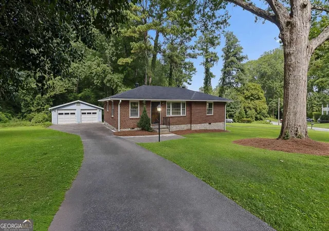 Photo 2 of Single family home for sale at 755 Iris Ter, Decatur, GA 30033 | MLS# 10829364 | Listing updated on 2026-09-18