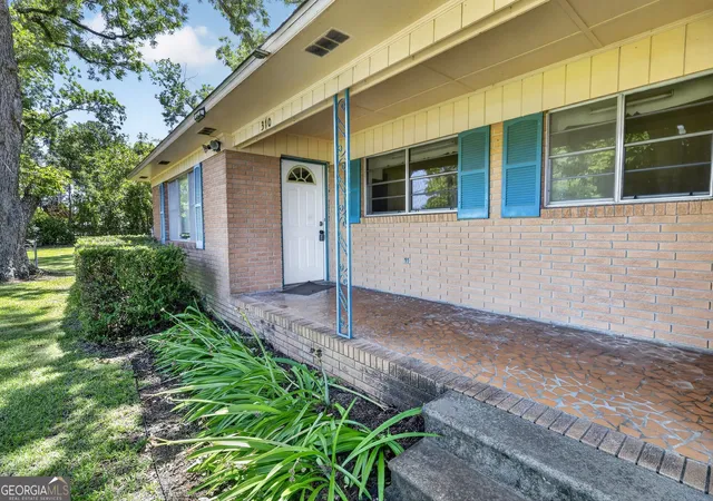 Homes for sale in Metter, GA | 310 S Leroy St, Metter, GA 30439 | MLS# 10778329