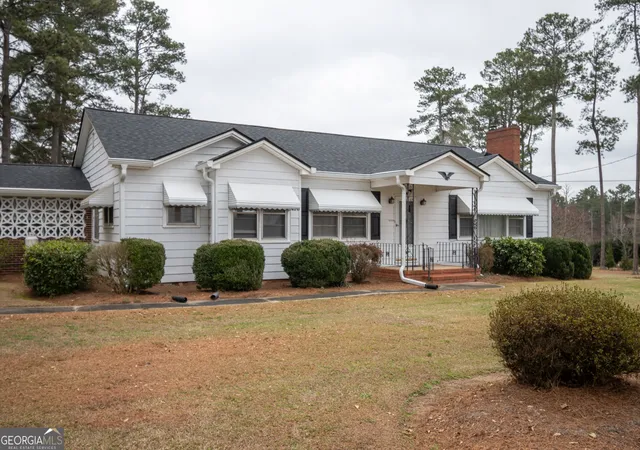 Photo 1 of Single family home for sale at 253 Woodland Dr, Winder, GA 30680 | MLS# 10715691 | Listing updated on 2026-06-01