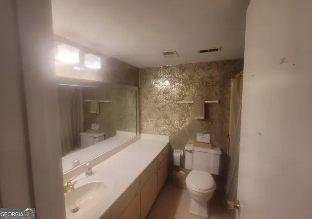 Listing Photo 5 - Condo for sale in building located at 3825 Lavista, Tucker, GA 30084 - Unit #T1