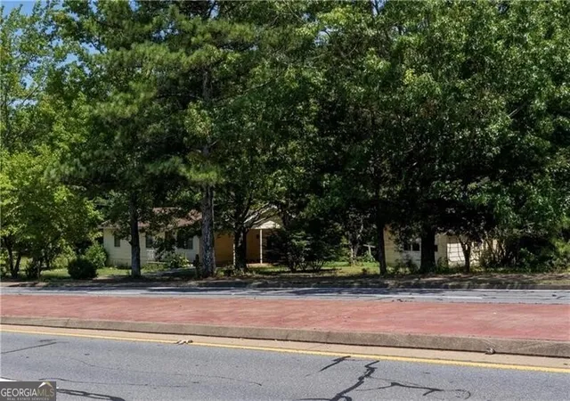 2nd image of 4556 Wade Green Rd Nw, Acworth, GA 30102 | MLS# 10758351