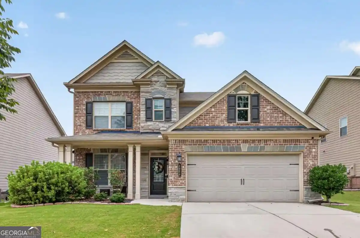 Single family home for sale at 1908 Lakeview Bnd Way, Buford, GA 30519 | MLS# 10882244