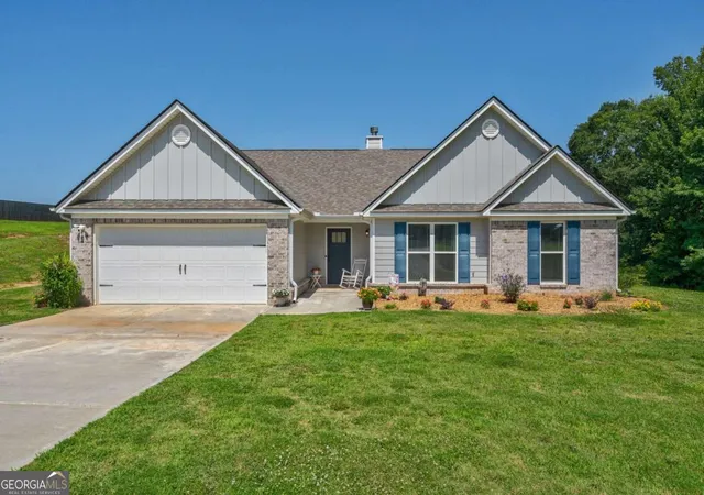 Homes for sale in Winterville, GA | 327 Skyview Dr, Winterville, GA 30683 | MLS# 10799405
