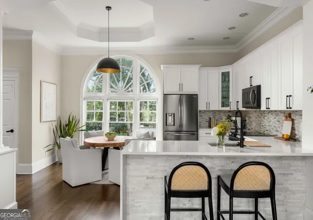 Photo 2 of Townhouse for sale at 3541 Roswell Rd Ne #9, Atlanta, GA 30305 | MLS# 10824316 | Listing updated on 2026-08-31