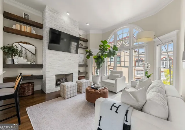 Photo 4 of Townhouse for sale at 3541 Roswell Rd Ne #9, Atlanta, GA 30305 | MLS# 10824316 | Listing updated on 2026-08-31