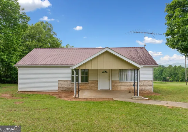 Homes for sale in Blairsville, GA | 10442 Hwy 325, Blairsville, GA 30512 | MLS# 10640708