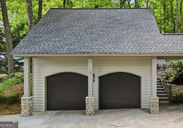 Photo 3 of Single family home for sale at 130 Farm Hl Cir, Roswell, GA 30075 | MLS# 10740797 | Listing updated on 2026-08-02