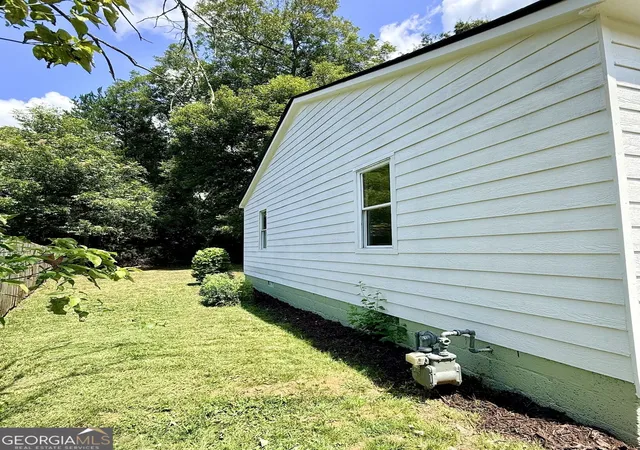 Photo 3 of Single family home for sale at 1307 Lucky St, Griffin, GA 30223 | MLS# 10832080 | Listing updated on 2026-10-07